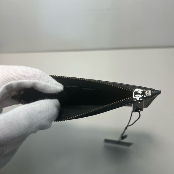 Dolce & Gabbana D&G Vertical Logo Plaque Zippered Leather Cardholder Coin Wallet - Picture 12 of 12